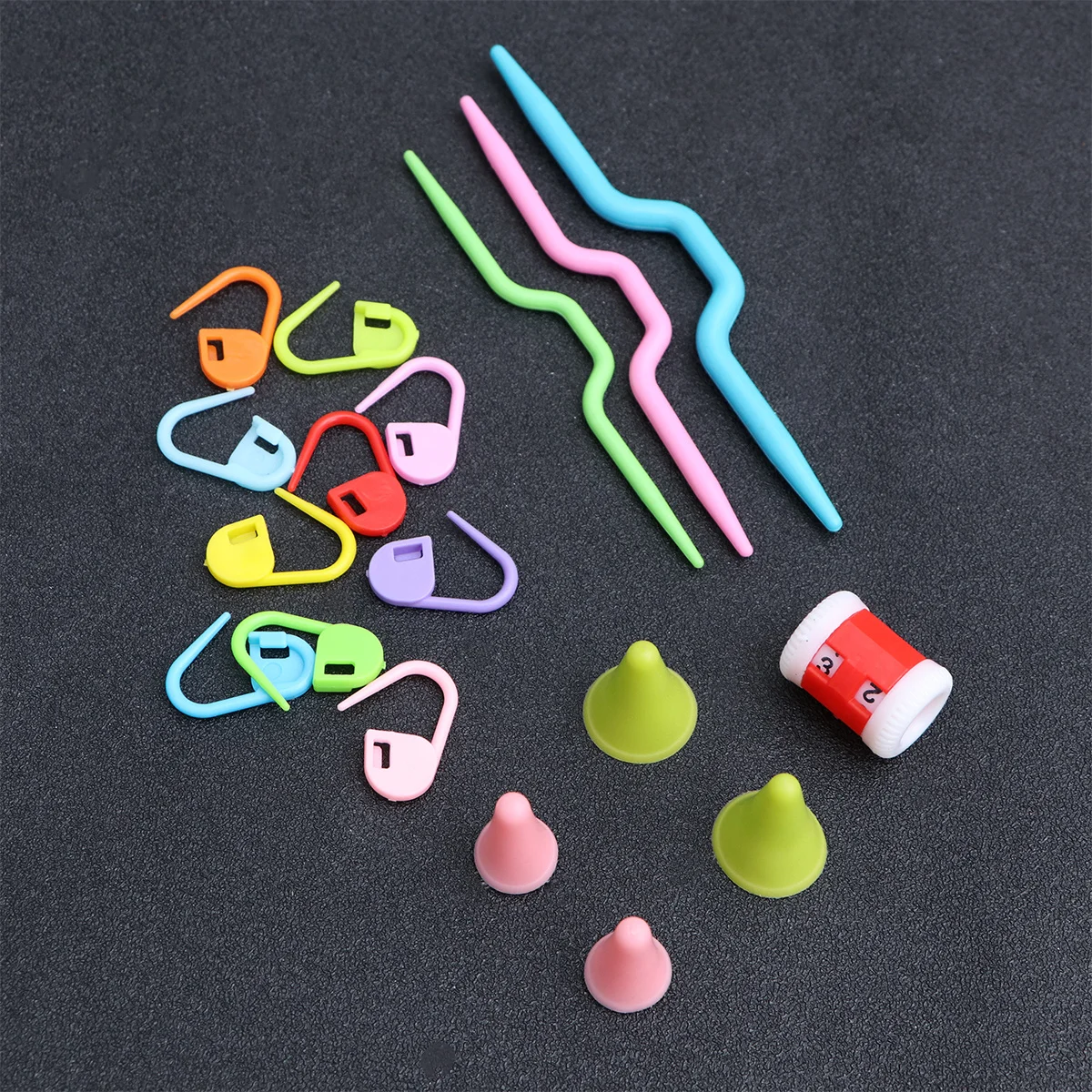 

38Pcs Lighted Crochet Hook Set with LED Light Transparent Refills Storage Case Scissors Row Counter Stitch Markers Sewing Craft