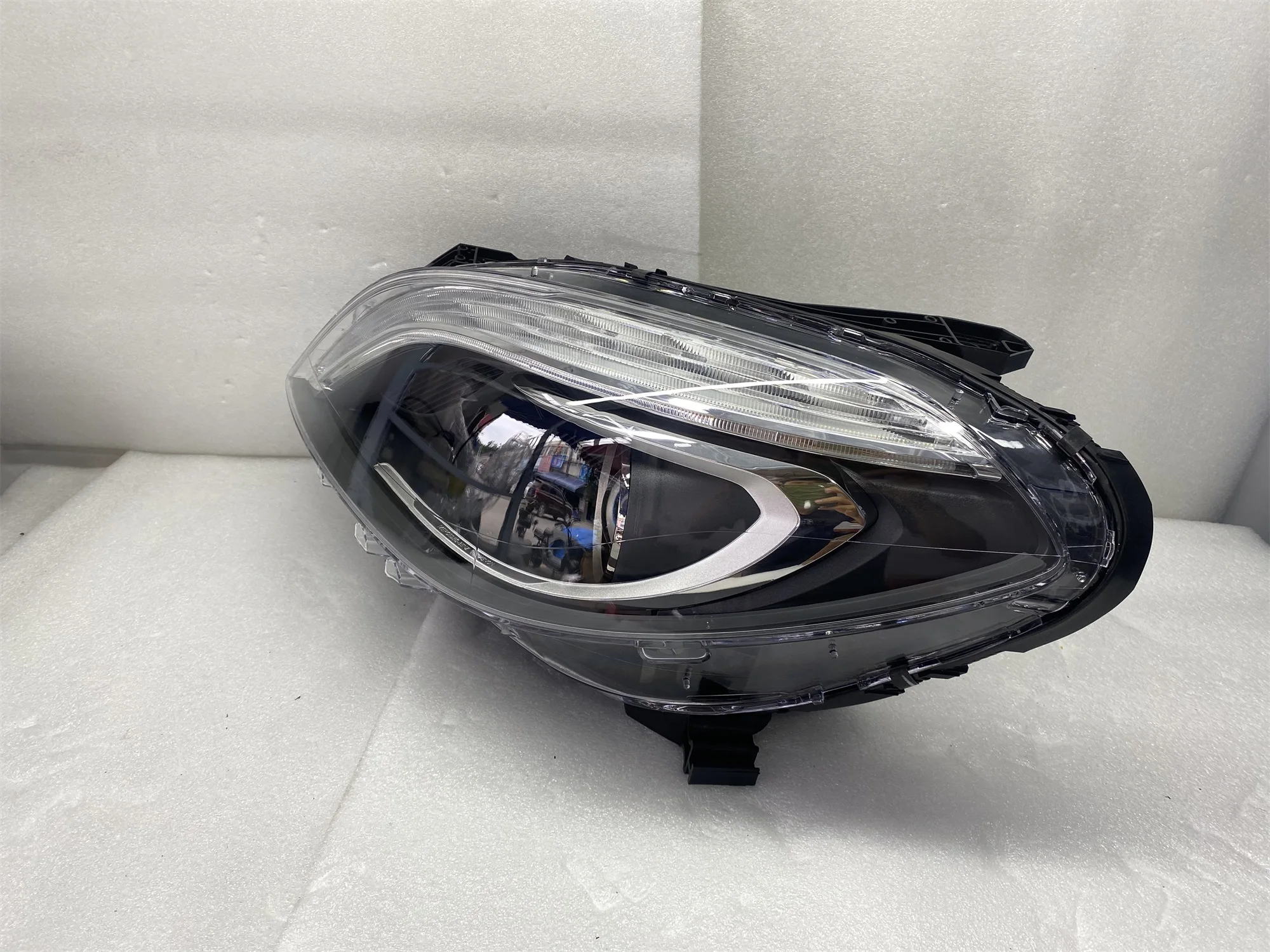 Picture 3: For Mercedes-benz B-Class Headlight  W246 2011- 2014 Original Headlamp Benz B180 B200 B220 B250 B260 W246 Car Light