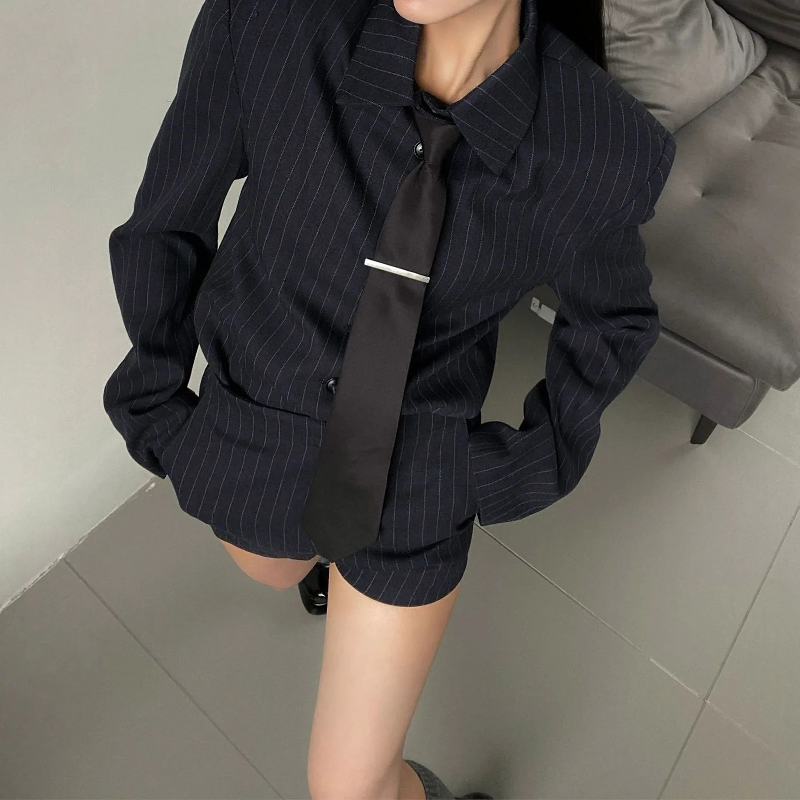 مخطط مجموعات قصيرة النساء بدوره إلى أسفل طوق قمصان طويلة الأكمام ربيع جديد الإناث عالية الخصر السراويل الموضة قطعتين