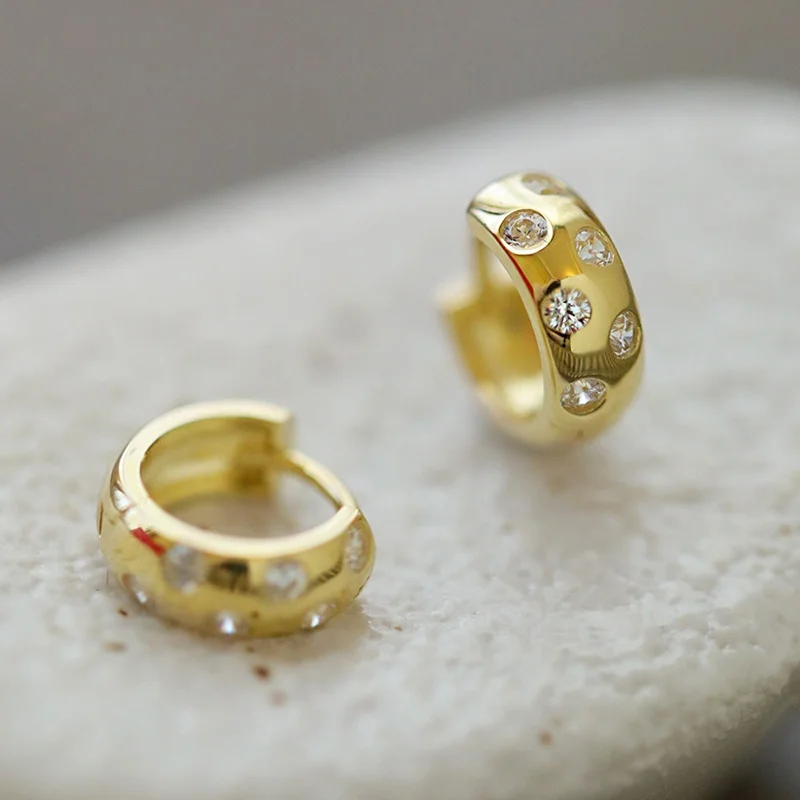 CAOSHI Aesthetic Gold Color Small Hoop Earrings for Women Versatile Design Timeless Styling Jewelry Daily Wearable Accessories