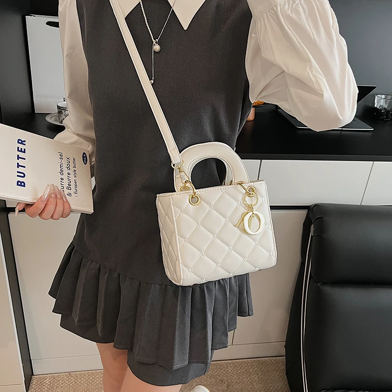 

Famous Designer Messenger Bag for Ladies Leather Luxury Brand Elegant Classic and Trendy