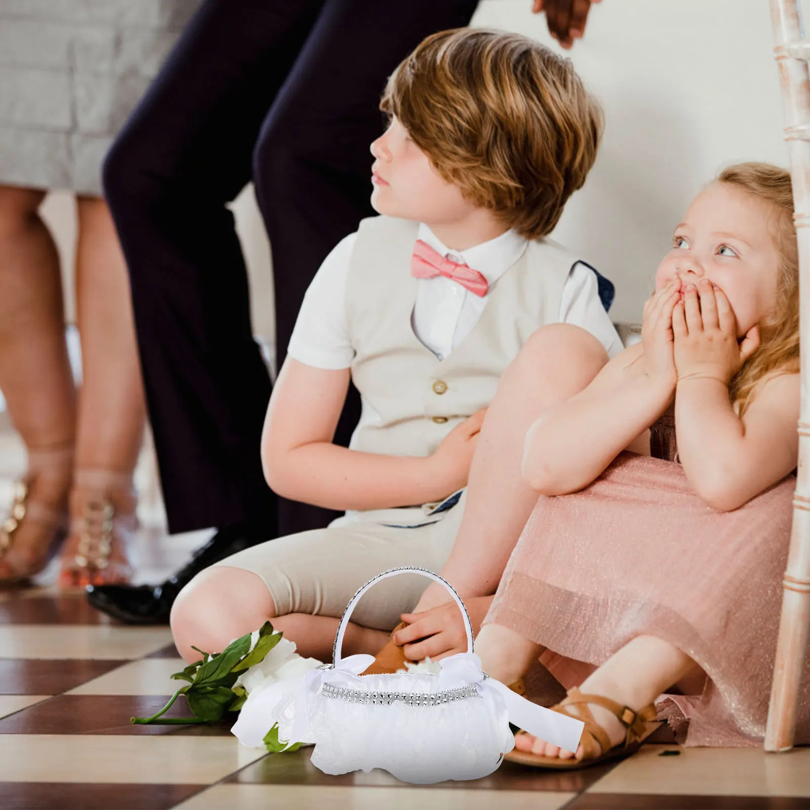 

1pc Premium Lace Wedding Ceremony Rustic Petal Scatter Sturdy Decorative Flower Girl Scatter Basket Basket