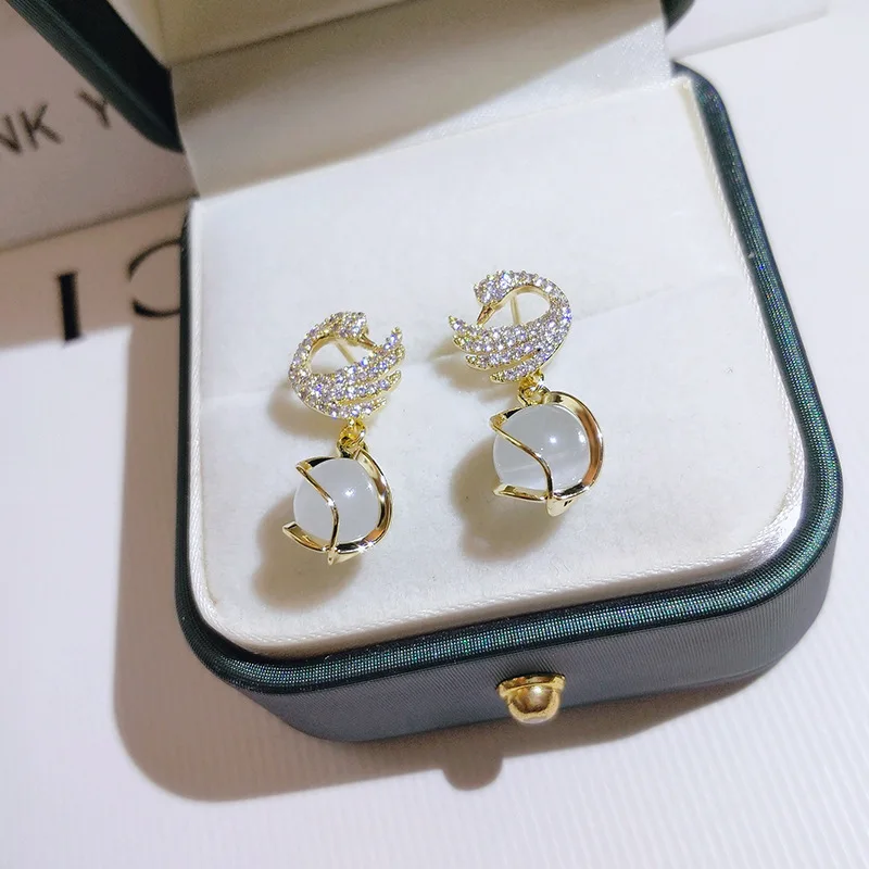 S925 Silver Needle Earrings for Women Swan Zircon Inlay Brick Ear Studs Shiny Upscale Luxury Simple Temperament Pearl Earrings