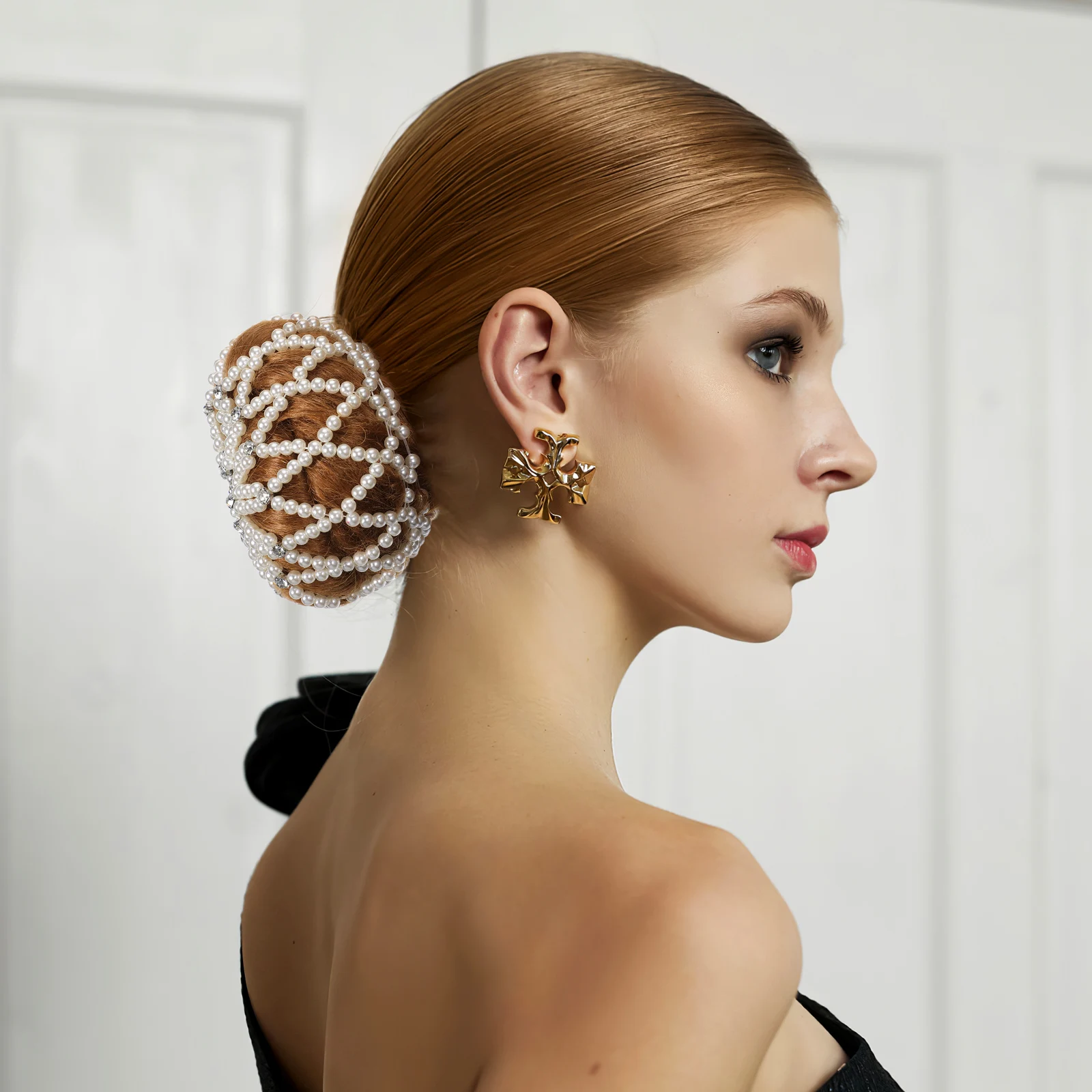 

Pearl Embellished Hair Bun Cover For Dance Party Performance Handmade Crochet Elastic Snood Hair Styling Tool