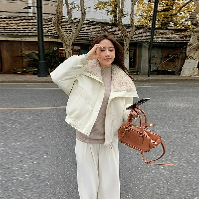 

Fleece Thickened Short Leather Jacket Lambskin Cotton-padded Women 2026 Winter New Style Zipper Hooded Cotton-padded Outcoat Top