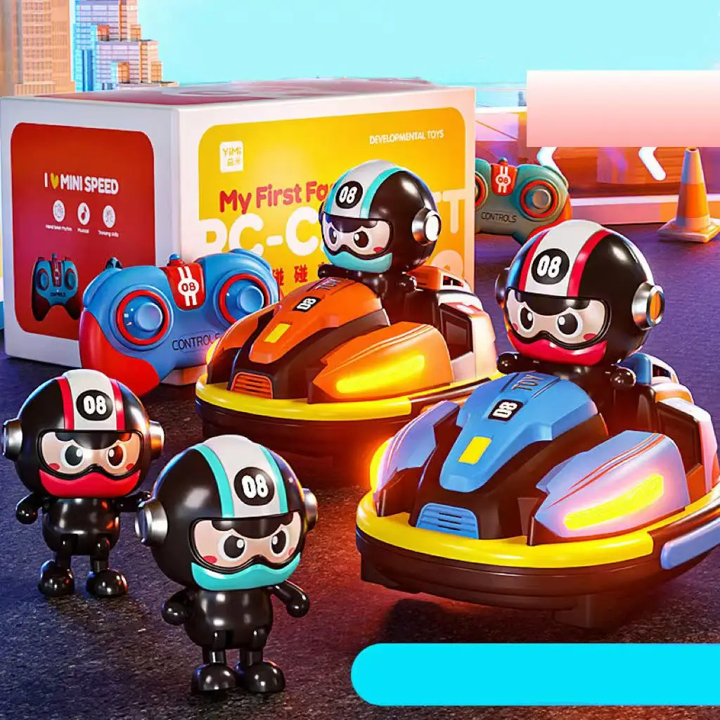 Novo Carro de Controle Remoto 2.4G com Spray e Música para Duelo - Brinquedo de Corrida Radical para Meninos