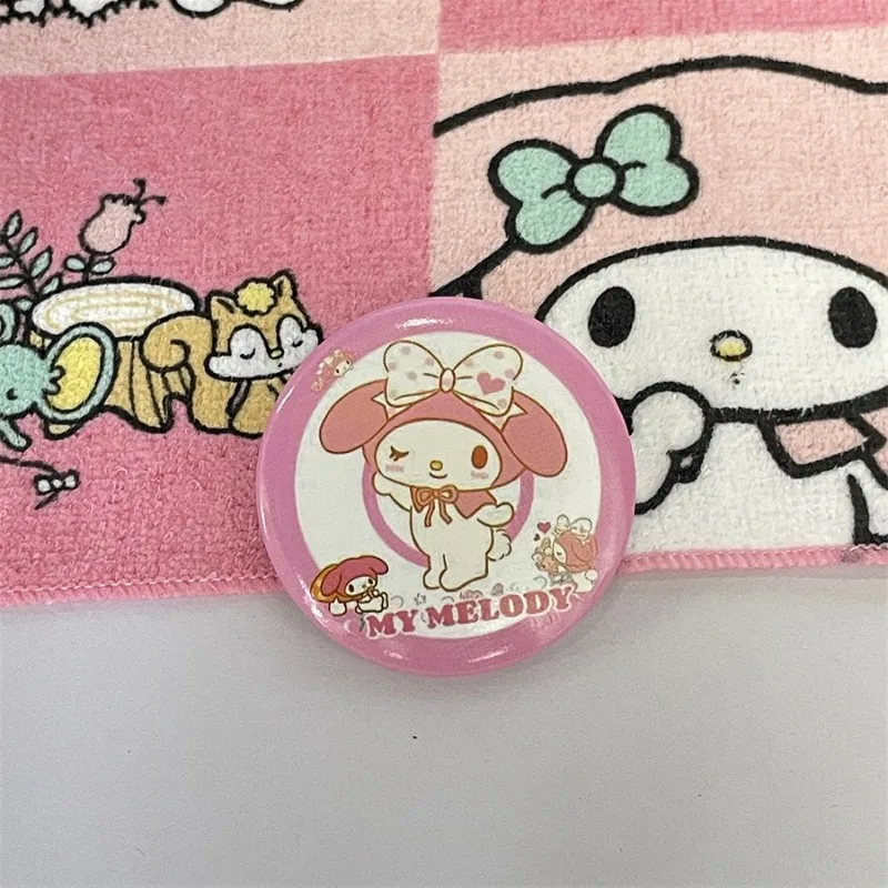 58Mm Sanrio Hello Kitty Bros Tokoh Anime Kawaii Kartun PVC Pin Q Figural Anime Merchandise Pakaian Dekorasi Hadiah Anak-anak