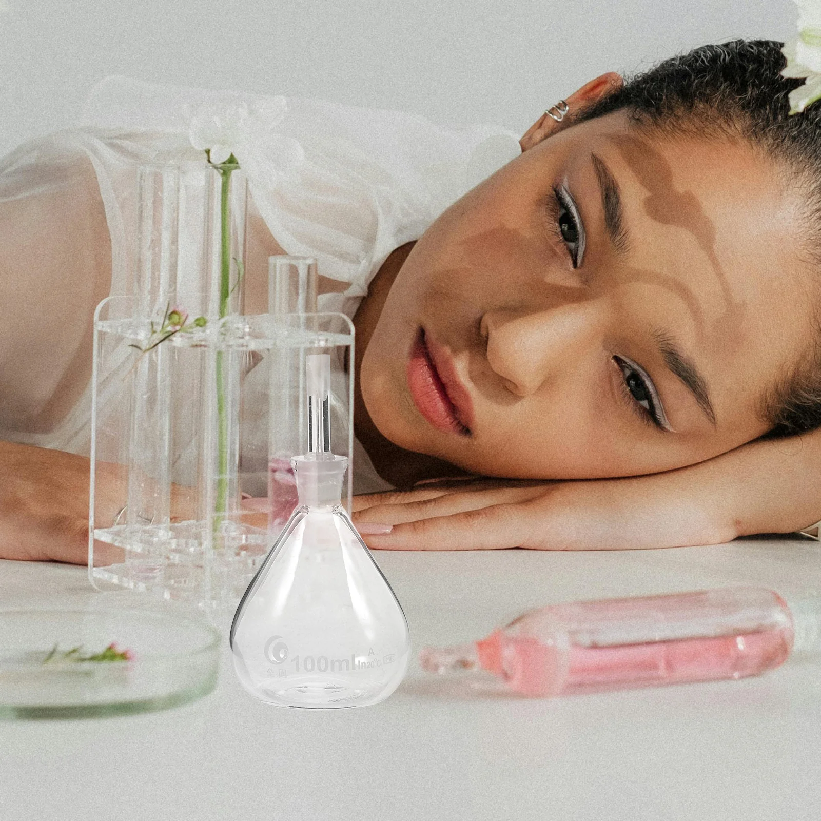 Laboratory Glass Pycnometer 25Ml 50Ml 100Ml High Precision Density Bottle for Reagent Testing and Liquid Storage Use