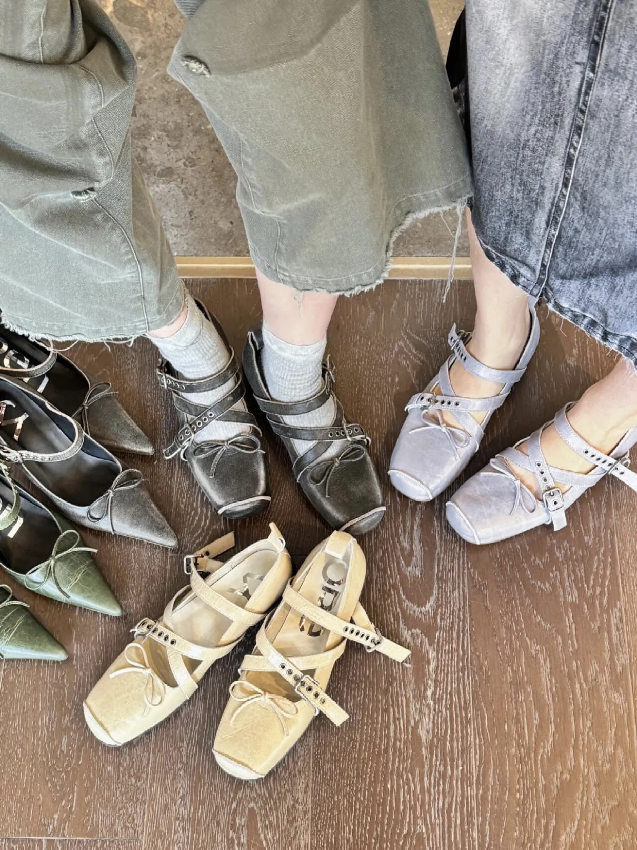 Comfortable Pig Nose Mary Jane Shoe New Retro Square Head Ballet Shoes French Shallow Mouth One-word Button Women's Flat Shoes