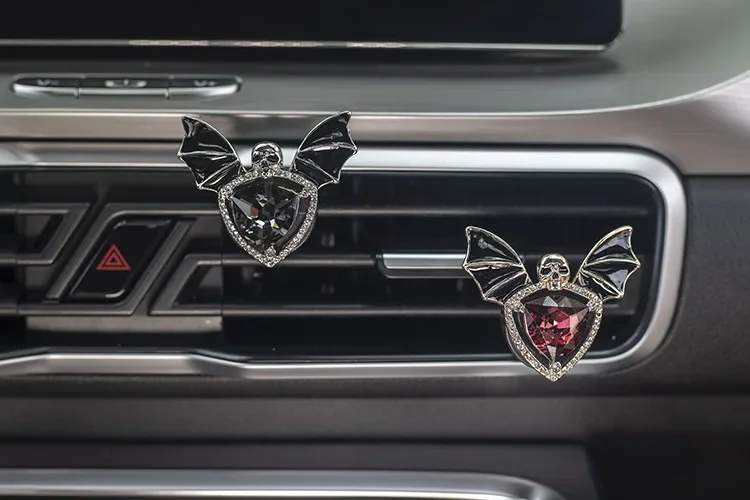 1pc Car Vent Clip Bat Skull Shape Rhinestone Decor Car Air Vent Clip Aromatherapy Perfume Accessory Car Interior Accessories