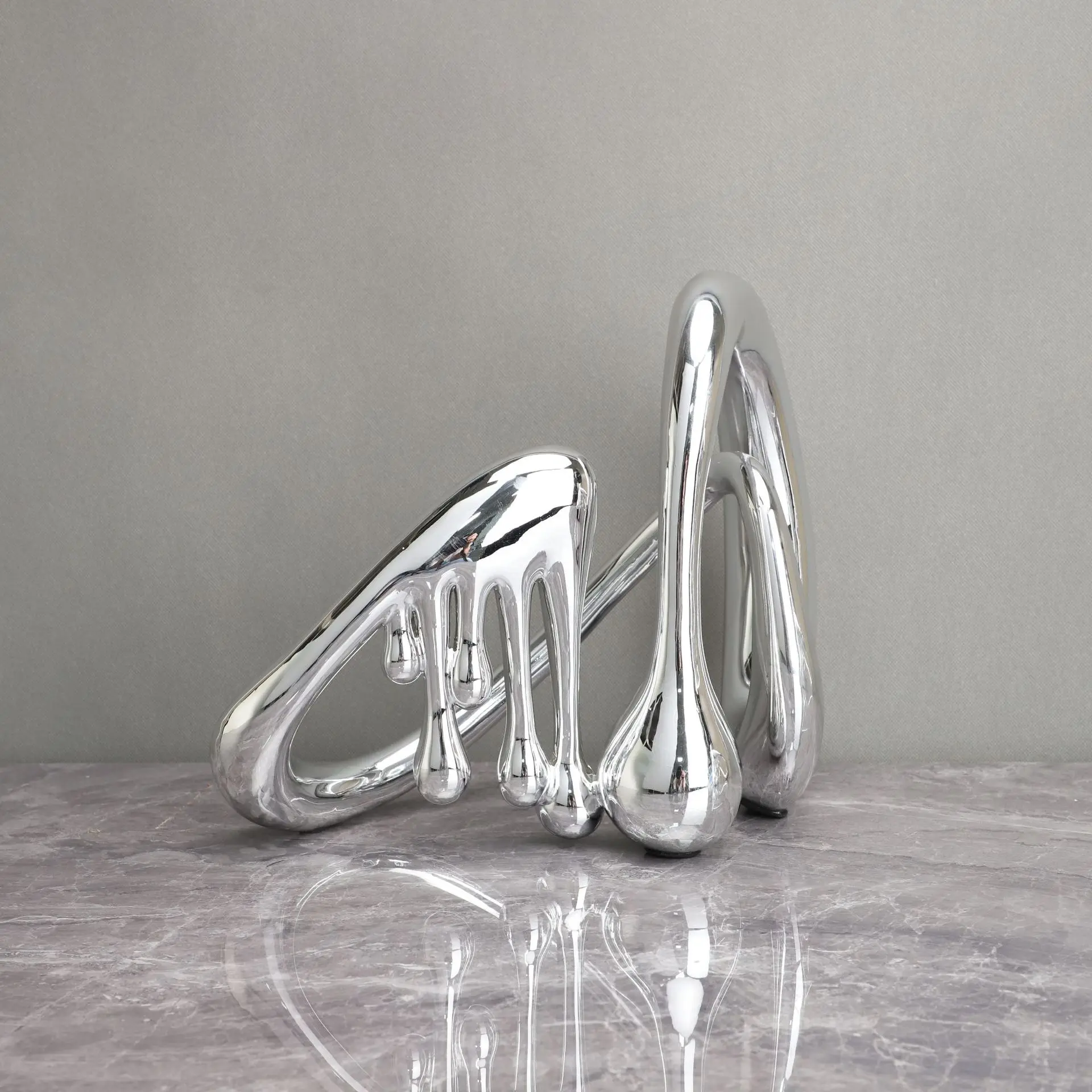 NordicModern Electroplated Abstract Sculpture Fluid Art Resin Ornament for Home Living Room Entryway Model Room Desktop Decor