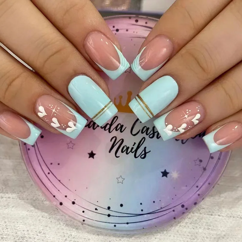 24 szt. Średniej długości kwadratowe francuskie sztuczne paznokcie 3D z kwiatami i cyrkoniami, błyszczące, pudrowe, wielokrotnego użytku, pełne pokrycie, tipsy.