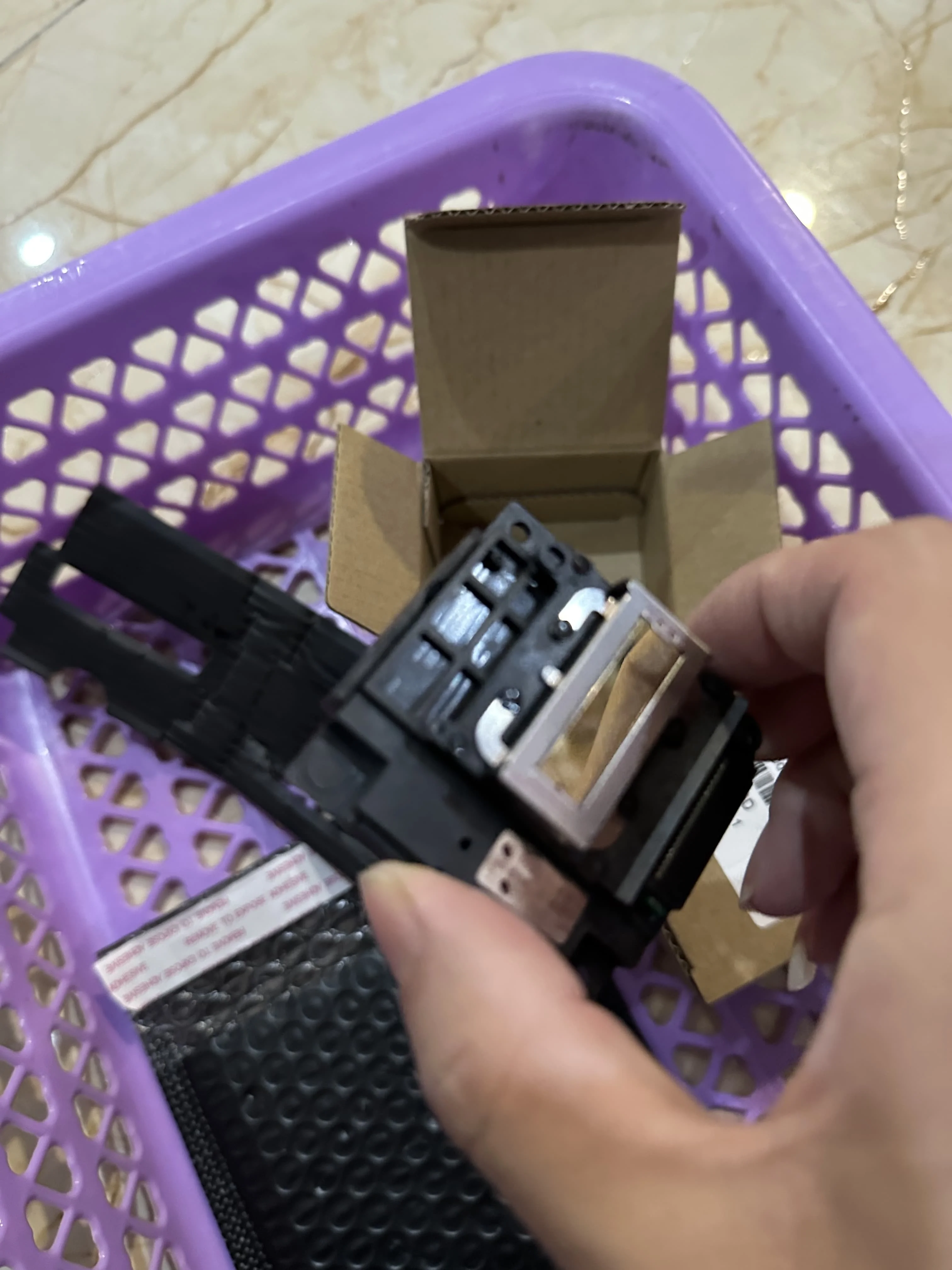 الأصلي L3110 رأس الطابعة رأس الطباعة لإبسون L210 L301 L355 L365 L382 L385 L395 L405 L3150 L3250 L4150 L4160 FA04000 FA04010