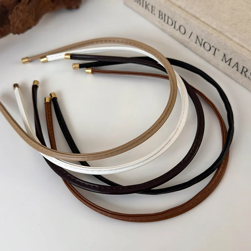 

Тонкая повязка на голову из искусственной кожи для женщин, однотонный обруч для волос, элегантные головные уборы, женские аксессуары для волос, повязка для мытья лица