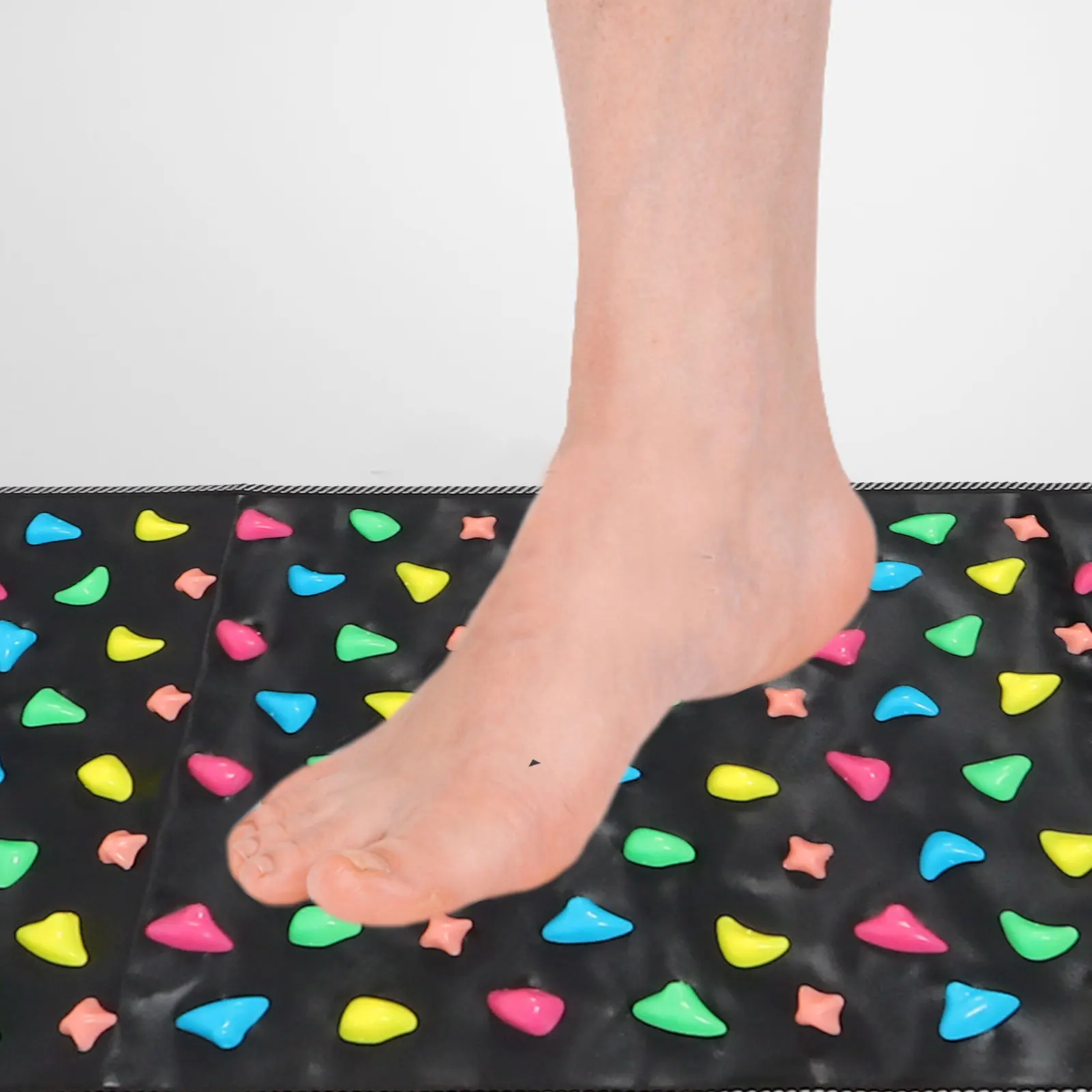 

Cobblestone Trail Foot Massage Mat Non Slip Detachable Stones Durable PP Plastic Material Home Use Roll Up Massager Pads Cushion