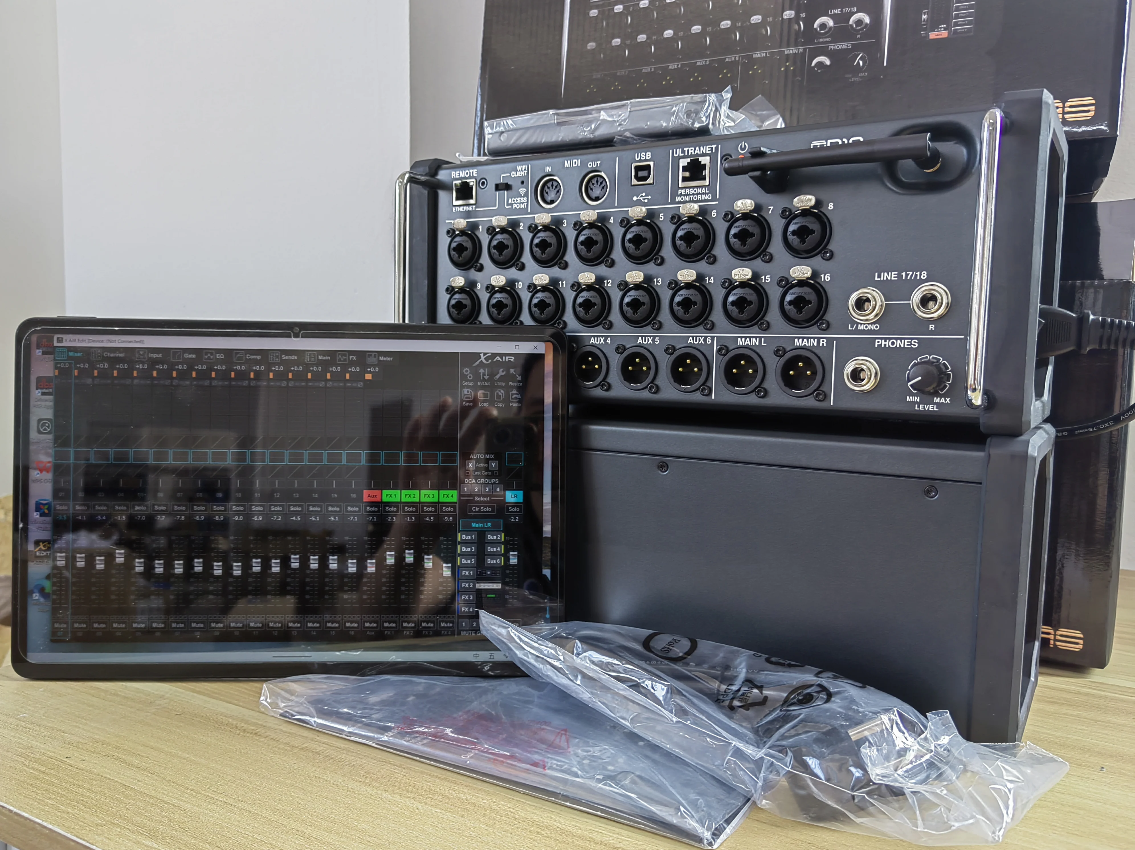 New Version MR12/MR18 Digital Audio Set with 12/18   , 12-Bus, Integrated WiFi Module/USB Stereo Metal Recorder