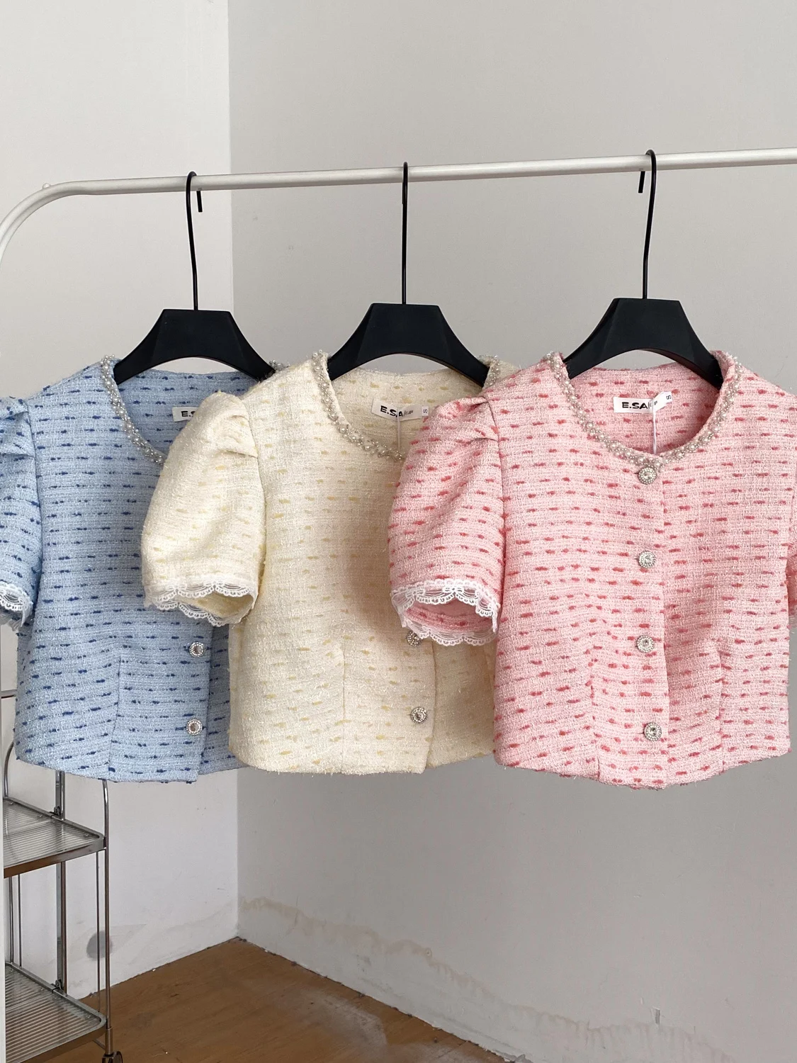 Korean Style Short Bubble Sleeve V-Neck Knitted Cardigan Women's Summer Slim Fit Lace Trim Button up Top Gentle Breeze