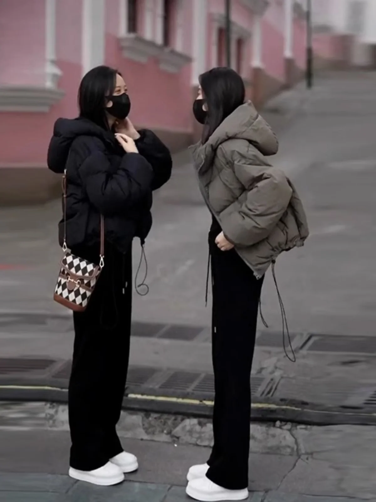 

Американская утепленная хлопковая куртка для женщин, новая зимняя модель в стиле ретро, приталенная, с капюшоном, теплая хлопковая куртка, женская верхняя одежда