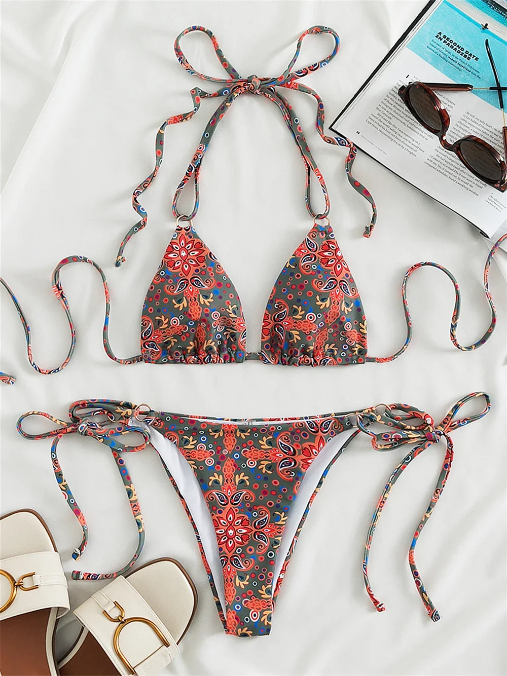 Strój kąpielowy z nadrukiem w stylu vintage String Halter Bikini stroje kąpielowe z odkrytymi plecami stringi Trend kobiety 2-częściowy Push Up trójkąt plażowy strój kąpielowy Boho