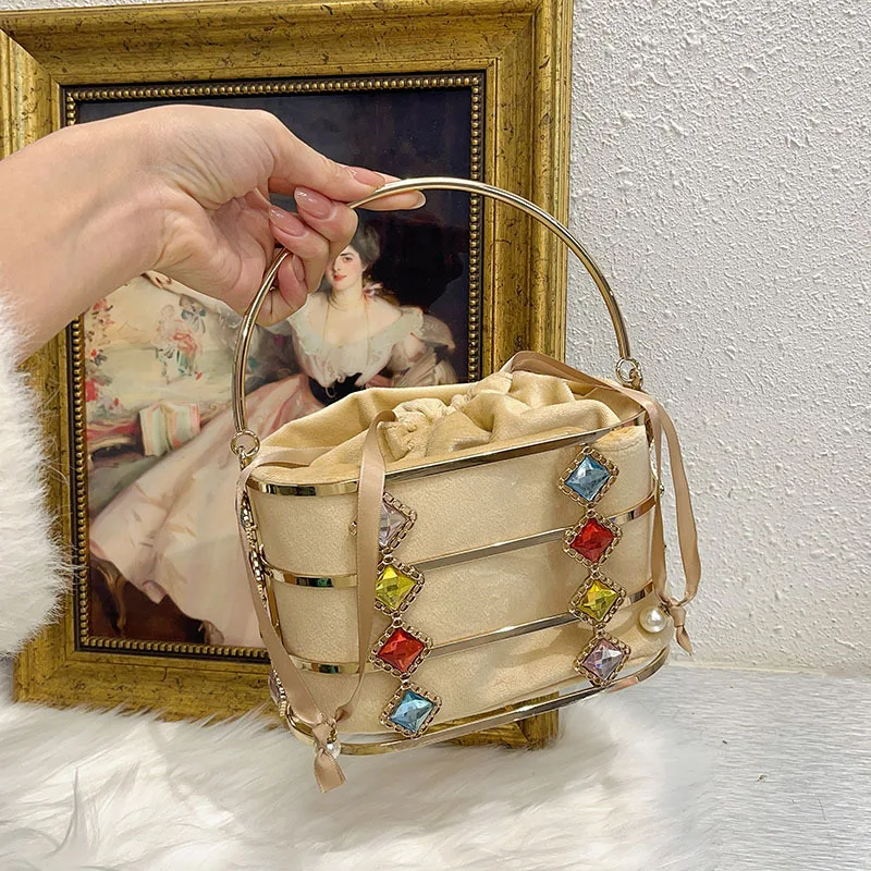 

Metal Hollow Diamond Colored Diamond Handbag Hand Carry Dinner Bag Light Luxury Birdcage Bucket Dinner Bag