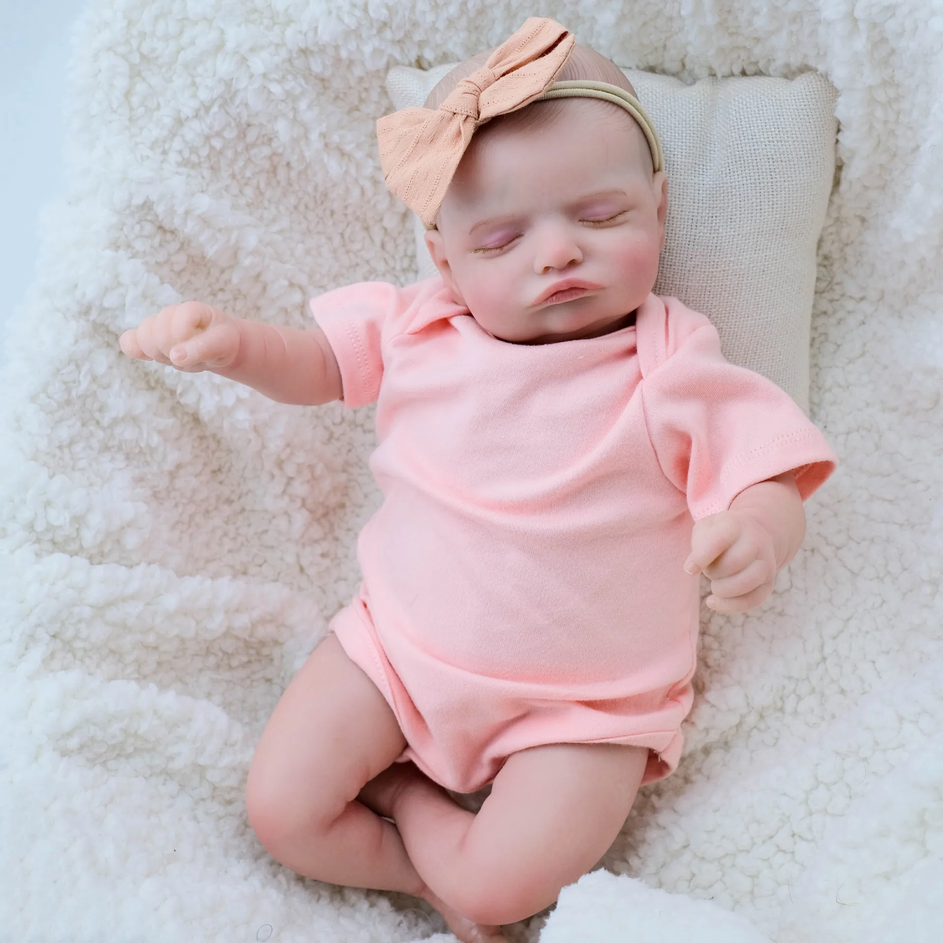 Ręcznie wykonana urocza sztuka Reborn Bebe Cloth Body Silicone Sleeping Baby Doll Zabawka dla dziewczynki Księżniczka Maluch Realistyczny prezent urodzinowy dla dziecka