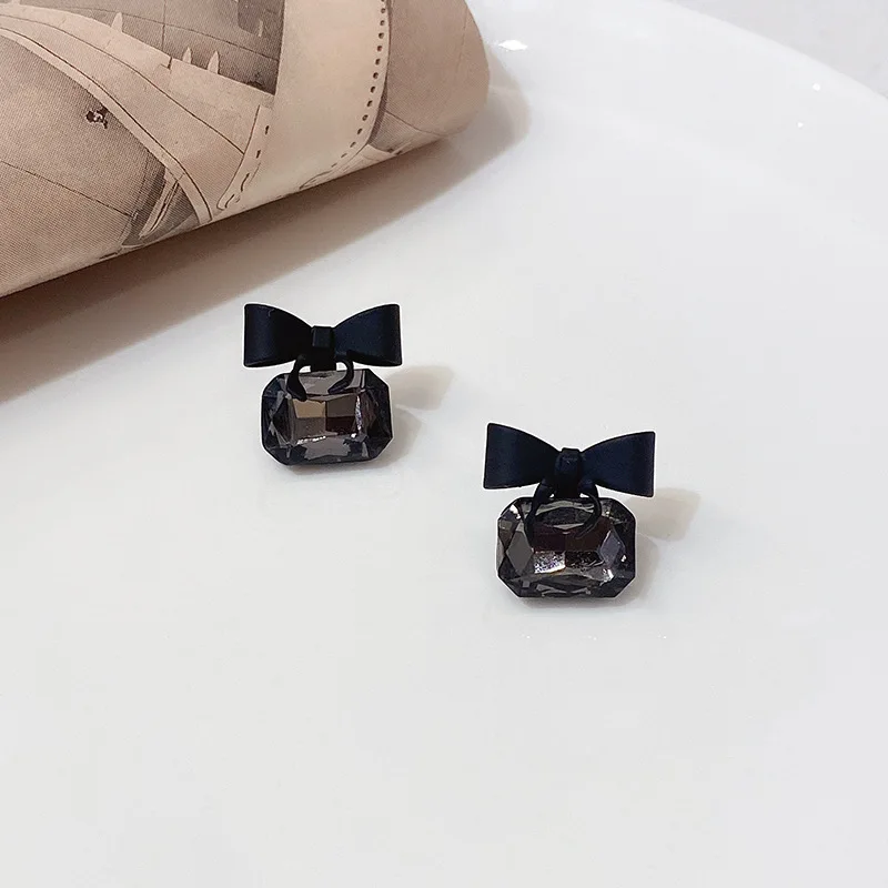 Korean Black Gem Bowknot Stud Earrings for Women 2023 New Year Trend Geometry Square Jewelry Valentine\'s Day Girl Gift Brincos