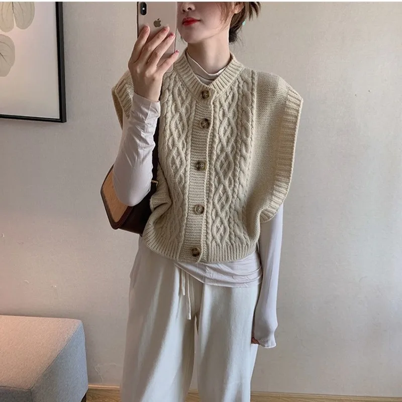 Japanese outer wear button-knitted cardigan vest women's 2026 women's clothing Korean soft waxy gentle wind sweater vest women