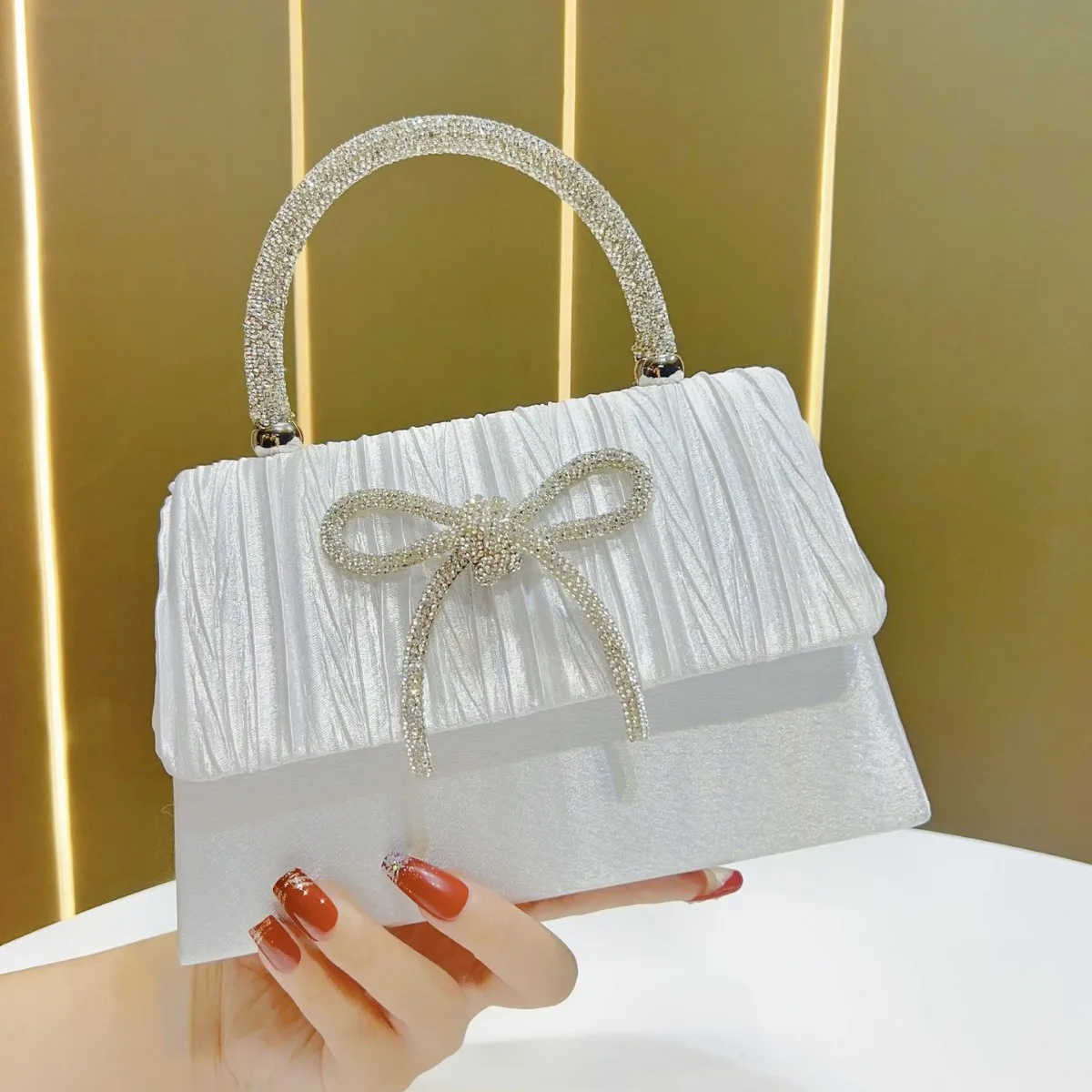 

Women’s Square Evening Bag Large Capacity Diamond Clutch with Chain Top Handle Shoulder Crossbody Purse Elegant Party Tote