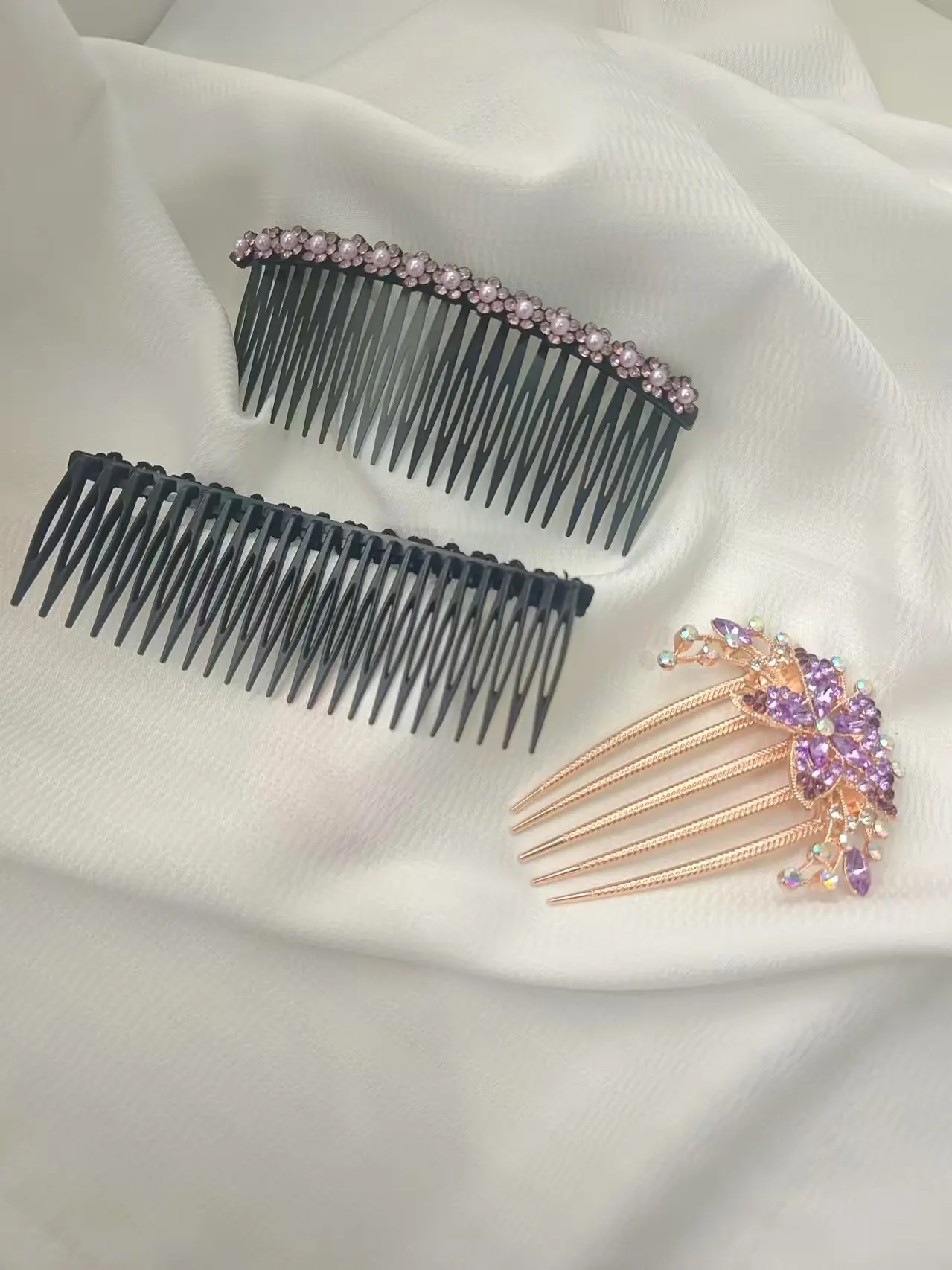 

3pcs Fashion Hair Combs Set (2 Black Combs With Pink Beads, 1 RoseGold Comb ) For Women Girls Daily & Stylish Hair Looks