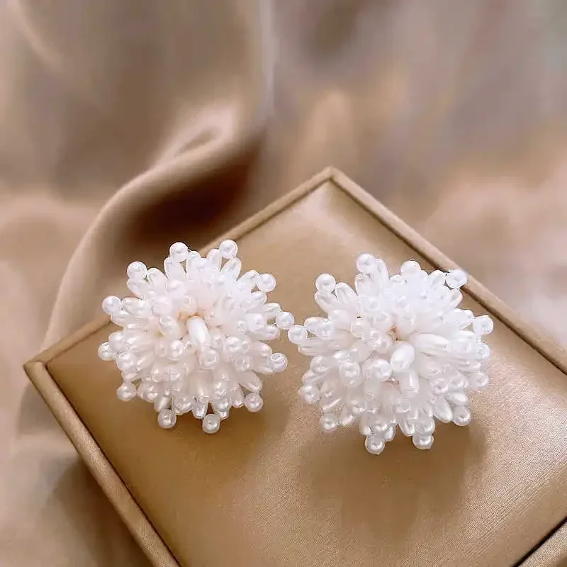 Firework Imitation Pearl Stud Earrings for Women French Luxury Flower Cluster Ear Studs Sweet Wedding Party Jewelry Gifts F