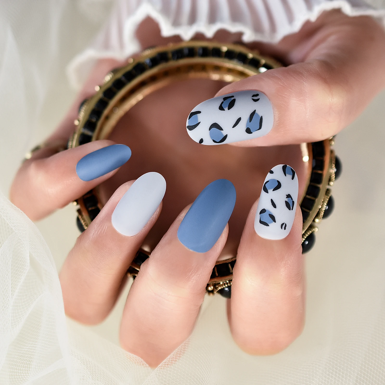 Fingernail Tips Medium Oval Nails Press On Nails Multicolor Blue White Leopard Point Matte Cover Manicure At Home False Nails