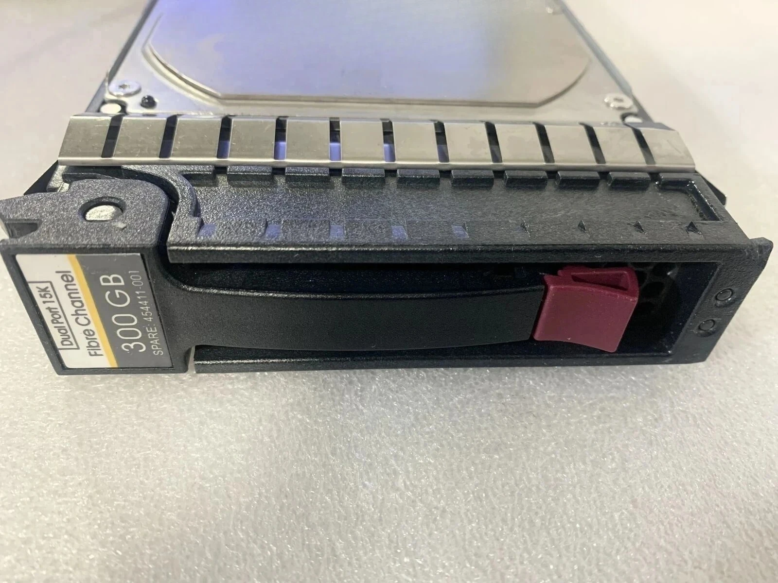 454411-001 AG690A/B 5697-6816 300G 15K 3.5 FC EVA Storage Hard Drive Used