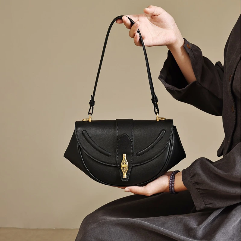 

Elegant Pu Leather Shoulder Bag Vintage Gold Buckle Detail Crossbody Bag Stylish Curved Design Handheld Bag Flip Up Saddle Bag