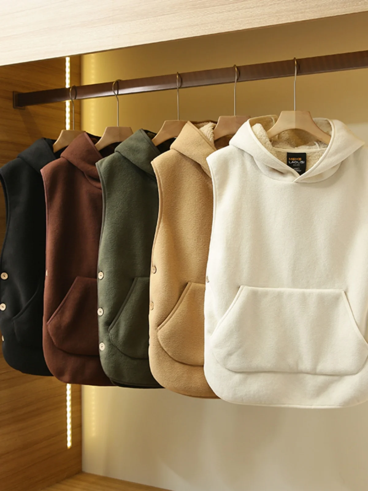 

Thiened Lamb Velvet Hooded Lightweight Windproof Warm Fce Vest for Couples Faionable Urban Winter Stand Fit Youth