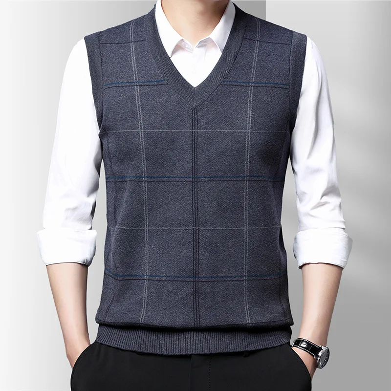 2023 Fall and Winter New Men's Sweater Undershirt Fashion Men V-neck Casual Sleeveless Vest Knitwear