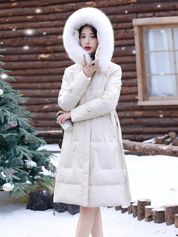 Damski płaszcz ze skóry naturalnej, średniej długości, z futrzanym kołnierzem, ocieplany, zimowy, nowy, elegancki, do pracy.