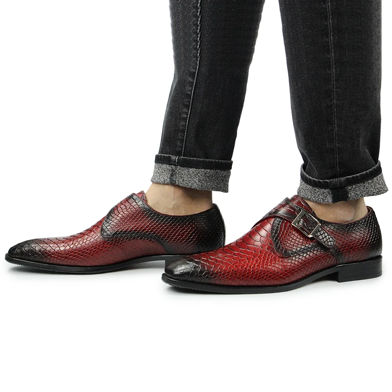 

Men Snake Shoes Casual Fashion Wedding Shoe Metal Buckle Loafers Zapatos Hombre Elegante Customized Service Red Bottom Male Wear