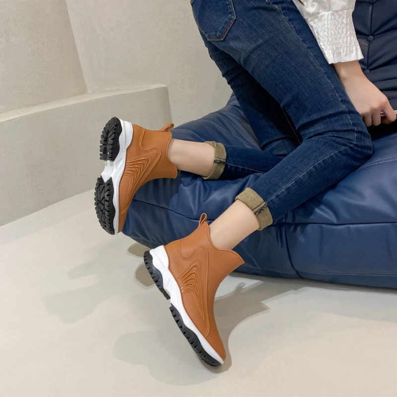 Botas de goma aisladas para mujer, zapatos de lluvia con plataforma sin cordones, impermeables, resistentes al desgaste, Botas de lluvia para jardín