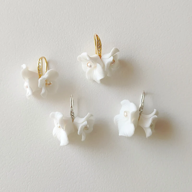 

Handmade Ceramic Flower Pearl Stud Earrings for Women Romantic Wedding & Engagement Jewelry for Bridesmaids & Bridal Gifts