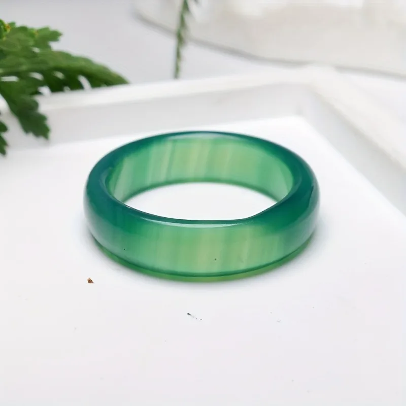 

Green Agate Ring, Classic Simple and Compact Versatile Jewelry.