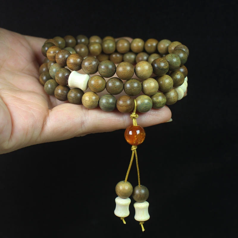 Green Sandalwood 8mm Bracelet with Golden Thread Bamboo Knots, Three-Layer Buddhist Prayer Beads in Forest Style
