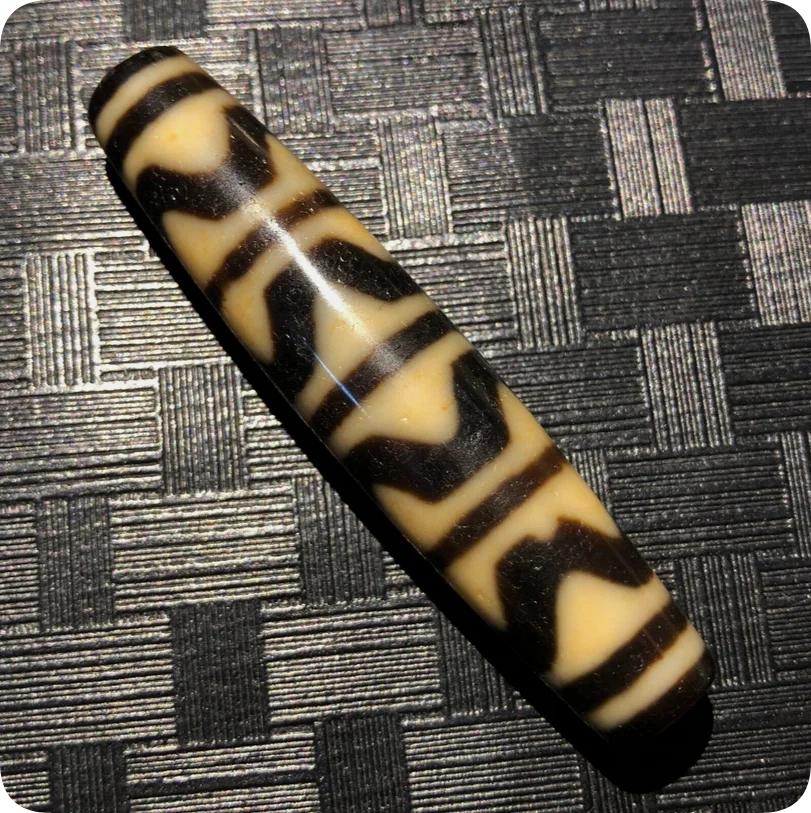 Magic Power Tibetan Old Agate 4Tiger teeth Totem dZi Bead Amulet15*68mmC1971