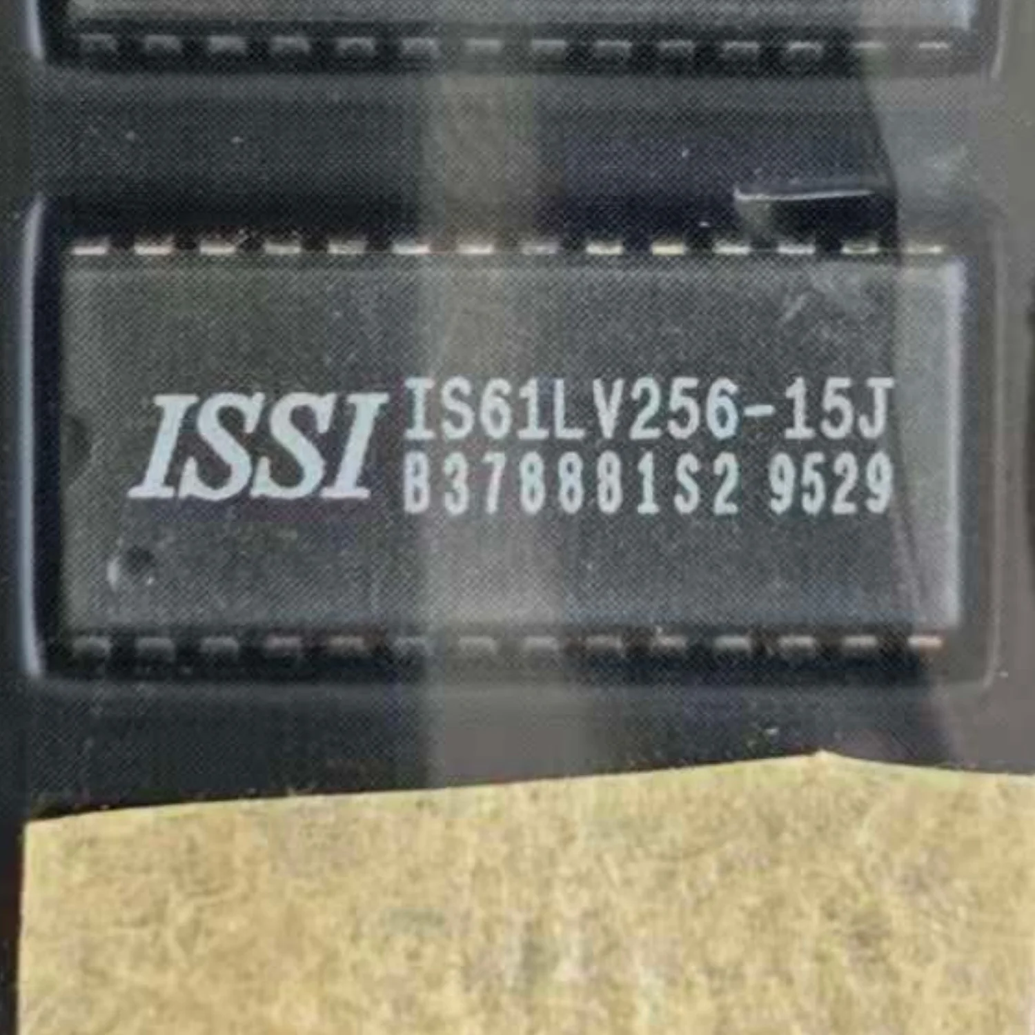 1~10pcs/lot IS61LV256-15J -15JL IS61LV256-12J -12JL SOJ-28 100% Brand New Original.