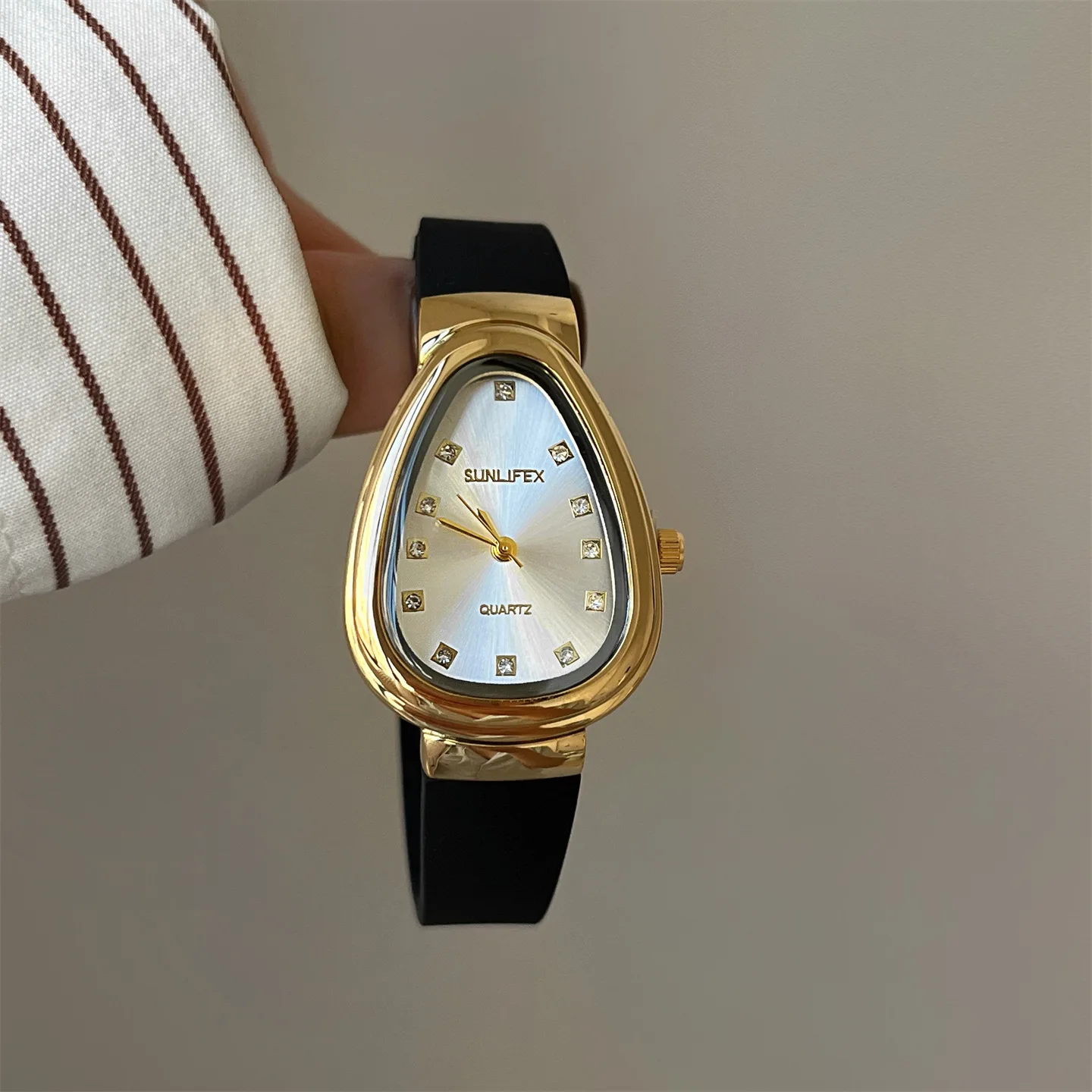 

New Trendy Women'S Watch, Simple Silicone, High-End And Exquisite Women'S Watch, Unique Wristwatch, Elegant Women'S Watch.
