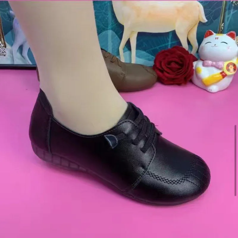 2025New أحذية نسائية كاجوال مريحة ومتعددة الاستخدامات وخفيفة الوزن ومقدمة مستديرة أحذية للأم