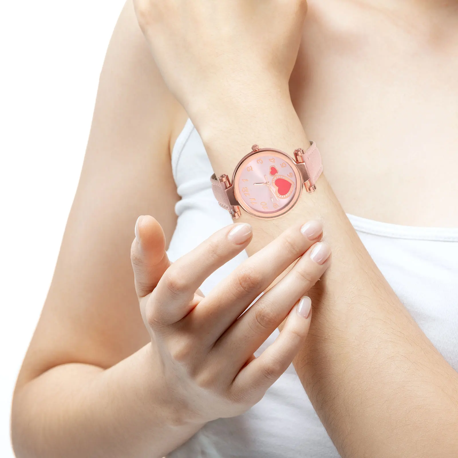 

Fashionable Quartz Women Wrist Watch Pink Casual Ladies Watches for Women Girl Gifts Heart Design Mineral Glass