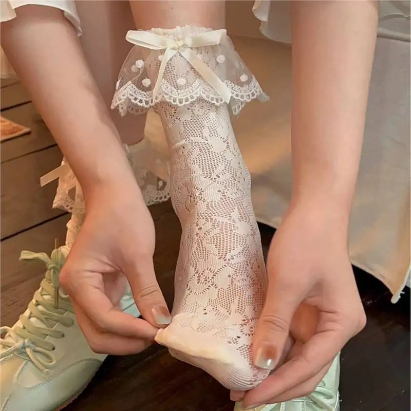 2 Paar hohle Spitzen-Damen-Mid-Tube-Socken für Frühling und Sommer, dünn, bequem, atmungsaktiv, sexy, lässige Socken – Detail 4