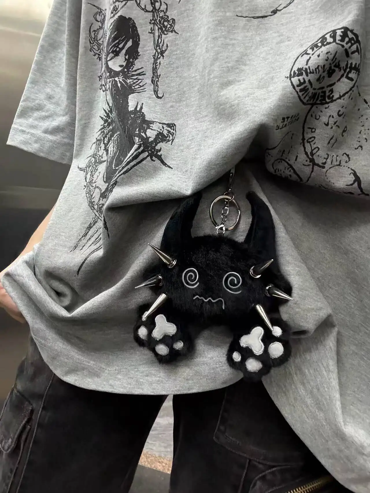 Y2k Halloween Rivet Devil Antiphase Rivet Rabbit Design Punk Demon Confused Cat Doll Keychain Bag Pendant Accessory