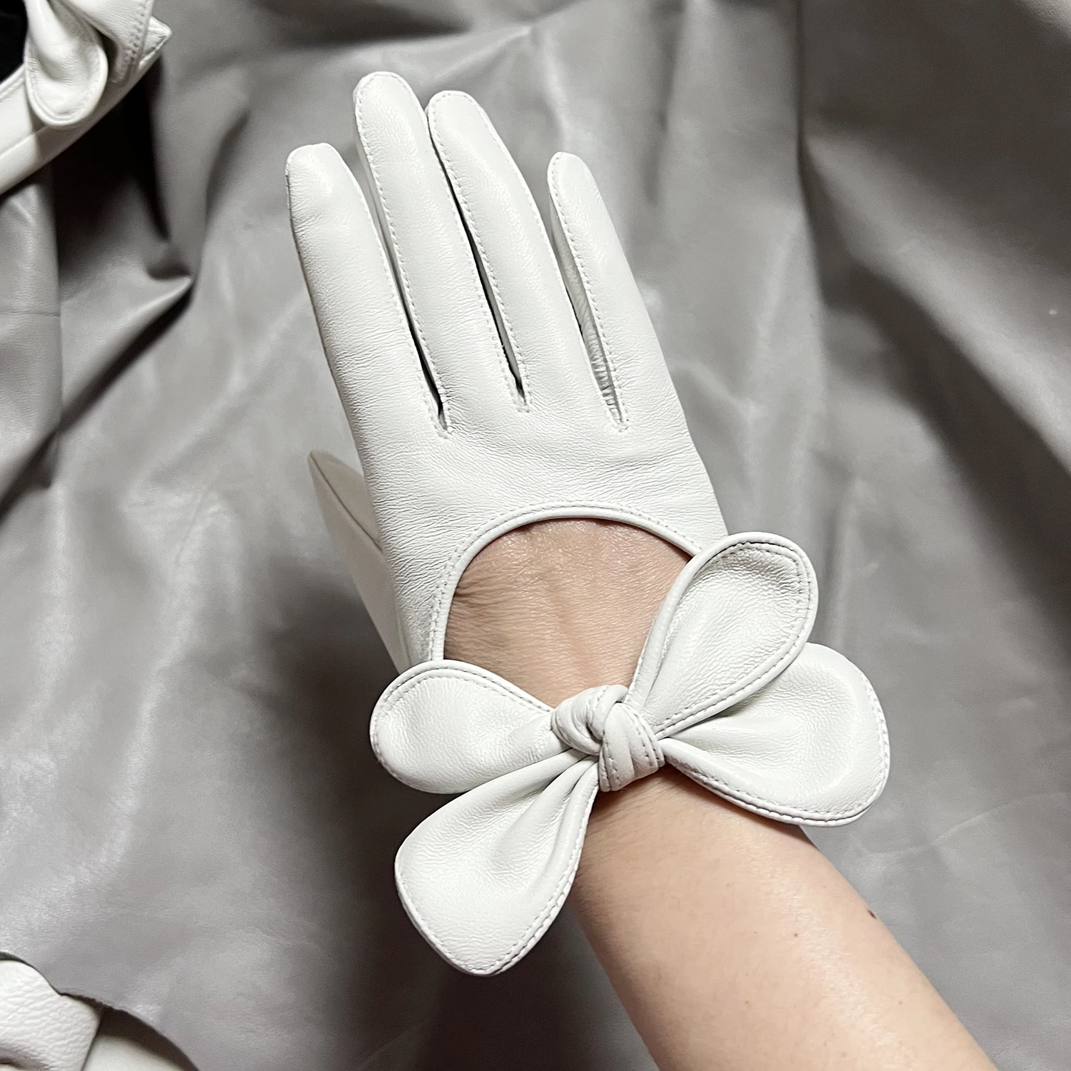 girl's-big-bow-leather-gloves-white-genuine-leather-cute-open-back-style-pure-leather-gloves-fashionable-thin-lining