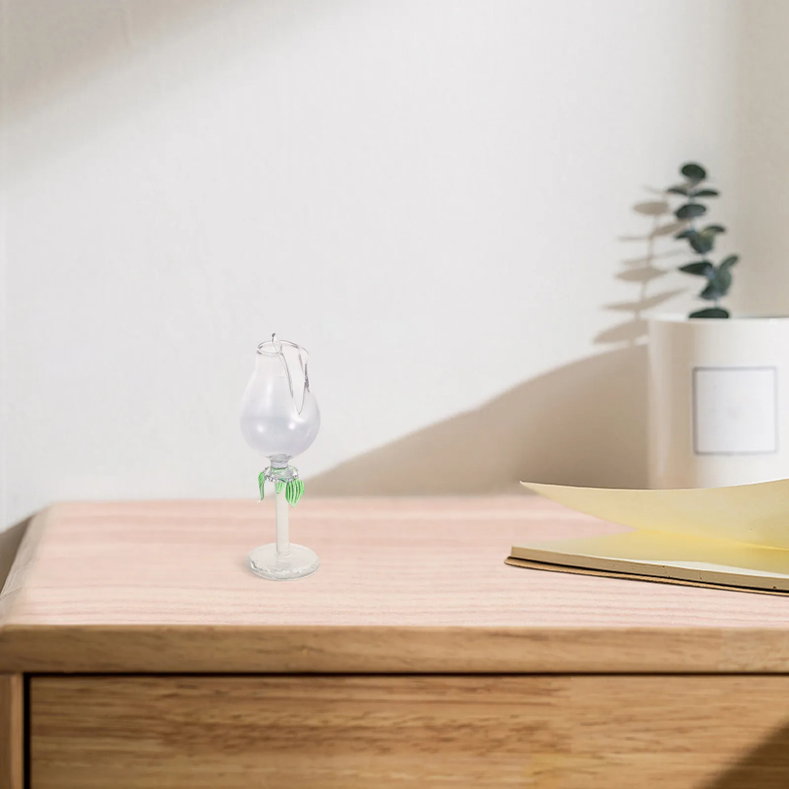 

2Pcs Flower Shaped Glass Essential Oil Diffuser Transparent Scent Aromatherapy Bottle for Home Office Bedroom Decorative